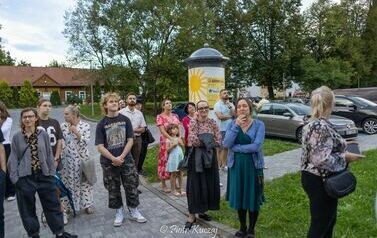 2025-09-12- Otwarcie instalacji malarsko-świetlnej "Słońce" autorstwa Krzysztofa Grzybacza w Teatrze Lalek "Rabcio" 40