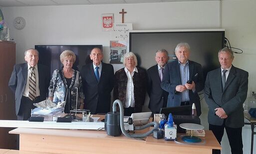 Zdjęcie do Nie starzeją się ci, co pamiętają - spotkanie maturzyst&oacute;w Romera po 60 latach