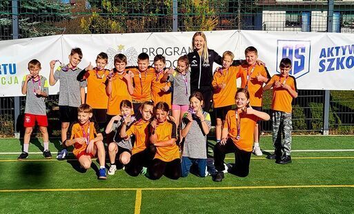 Zdjęcie do Awans uczni&oacute;w &bdquo;Jedynki&rdquo; do finału wojew&oacute;dzkiego &bdquo;Lekkoatletyki z Orlika&rdquo;