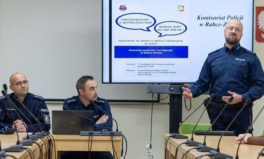 Zdjęcie do Jak działają oszuści? Policja ostrzega senior&oacute;w