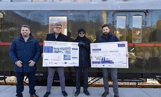 Zdjęcie do Historyczny moment dla Rabki-Zdroju i regionu. Otwarto pierwszy odcinek linii kolejowej nr 104