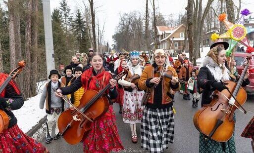 Zdjęcie do Orszak Trzech Kr&oacute;li przeszedł ulicami Rabki-Zdroju