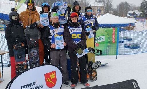 Zdjęcie do Udany start uczni&oacute;w z gminy Rabka-Zdr&oacute;j w snowboardowych igrzyskach
