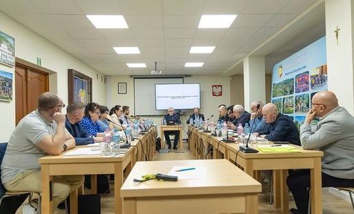 Zdjęcie do Gmina kupuje grunty przy szkołach