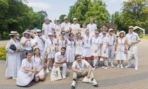 Zdjęcie do Tenis, zabytkowe auta i muzyka sprzed lat. Tak zakończył się VIII Dawnej Rabki Czar
