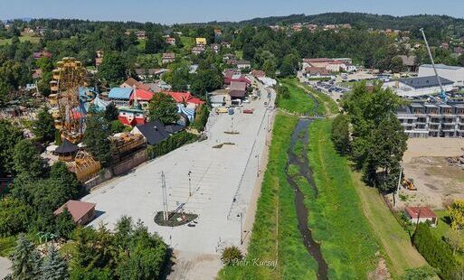 Zdjęcie do Rewitalizacja Rynku w Rabce-Zdroju dobiega końca. Trwają odbiory techniczne nowego parkingu