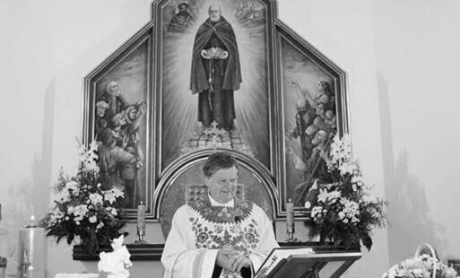 Zdjęcie do Chab&oacute;wka w żałobie. Zmarł ks. kanonik Paweł Skowron