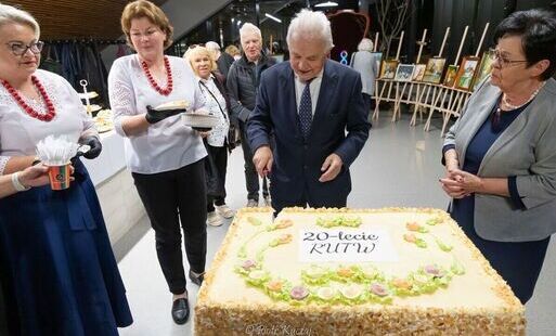 Zdjęcie do 20 lat pasji, przyjaźni i aktywności. Rabczański Uniwersytet Trzeciego Wieku świętował jubileusz w Teatrze "Rabcio"