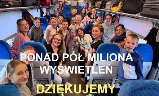 Zdjęcie do Cała Polska słucha Rabki! Kilkusekundowy filmik z pociągu podbija internet. Młodzi ch&oacute;rzyści zrobili furorę!