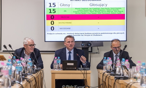 Zdjęcie do Rada Miejska przyjęła rezolucję w sprawie budowy przejścia podziemnego w Chab&oacute;wce