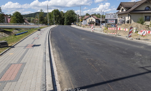 Zdjęcie do Ulica Jana Pawła II w Rabce-Zdroju zn&oacute;w przejezdna