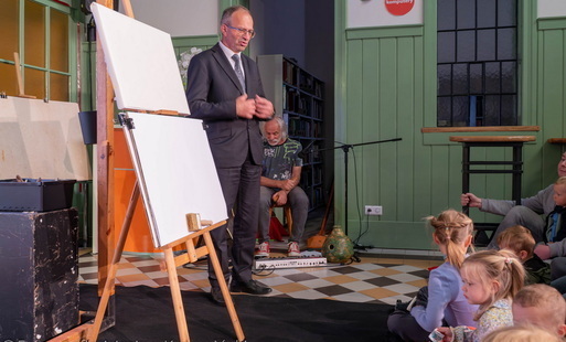Zdjęcie do Zakończenie Tygodnia Najnajowego i premiera spektaklu Teatru Chrząszcz w Trzcinie